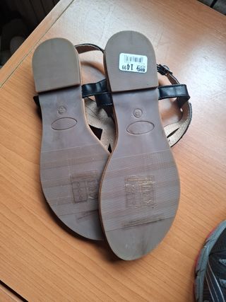 Sandalias negras talla 38 - 7.5 nuevas