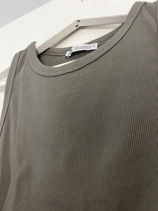 Top Zara verde oliva