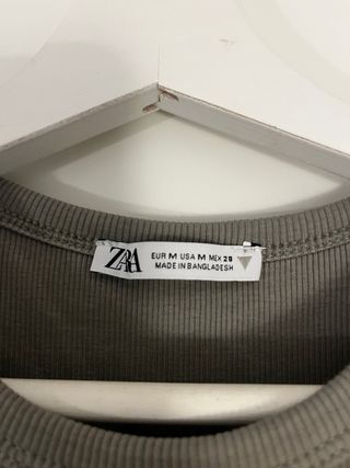 Top Zara verde oliva