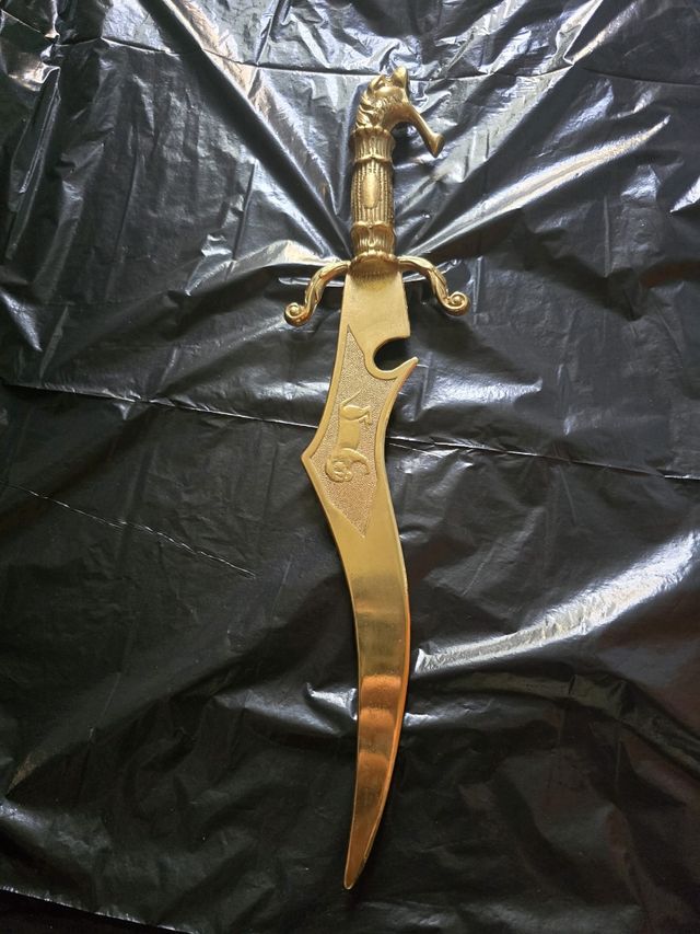 Cuchillo de laton grande 40cm