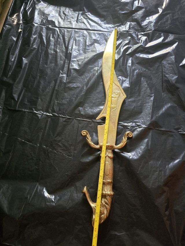 Cuchillo de laton grande 40cm