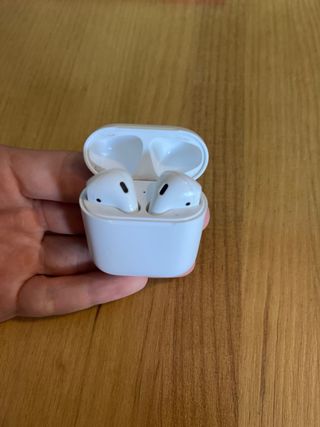 AirPods 2 generación - Apple Blancos
