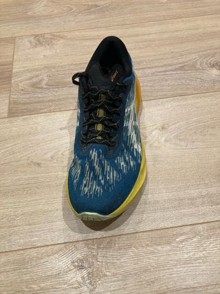 Zapatillas running Asics -  Novablast 3
