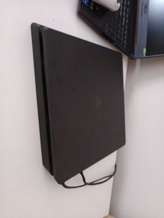 PS4 Slim 1TB con 2 mandos y su caja PRECIO NEGOCIA
