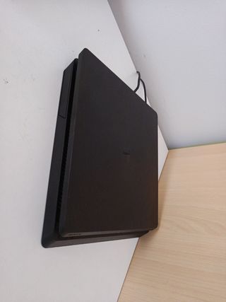 PS4 Slim 1TB con 2 mandos y su caja PRECIO NEGOCIA