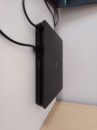 PS4 Slim 1TB con 2 mandos y su caja PRECIO NEGOCIA
