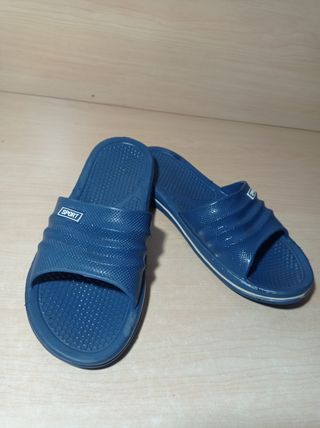 Chanclas azules talla 41