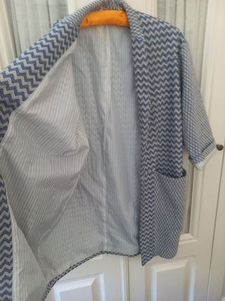 Chaqueta  abierta  zigzag azul y blanco