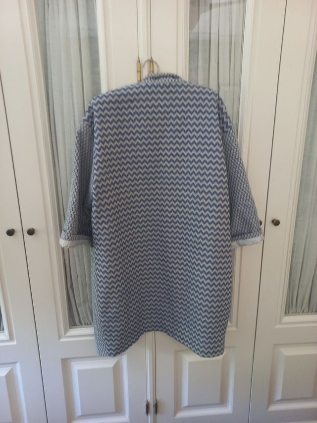 Chaqueta  abierta  zigzag azul y blanco