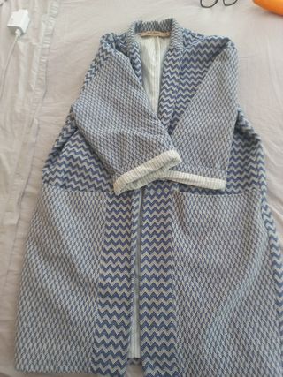 Chaqueta  abierta  zigzag azul y blanco