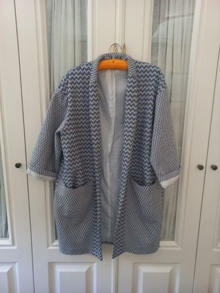 Chaqueta  abierta  zigzag azul y blanco