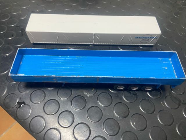 Semirremolque MANNESMANN - Remolque azul