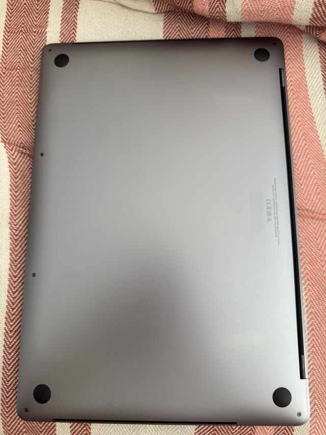 MacBook Pro 15" 2019 i9 32GB 512GB