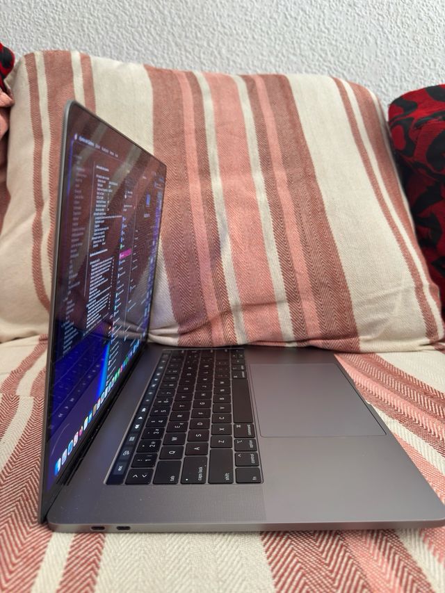 MacBook Pro 15" 2019 i9 32GB 512GB