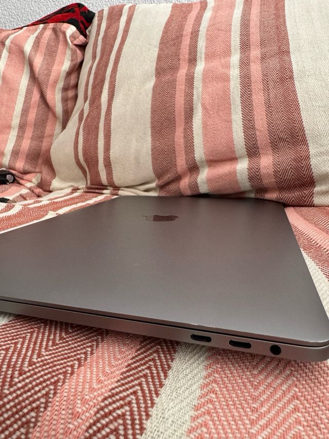MacBook Pro 15" 2019 i9 32GB 512GB