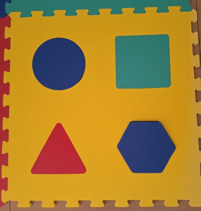 Alfombra puzzle números y formas