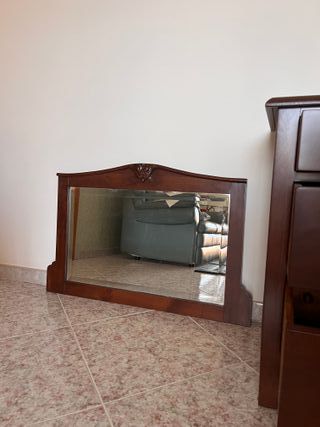 Cassettiera con specchio in legno massello 