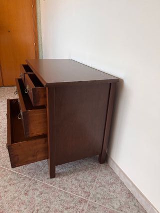 Cassettiera con specchio in legno massello 