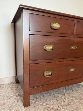 Cassettiera con specchio in legno massello 