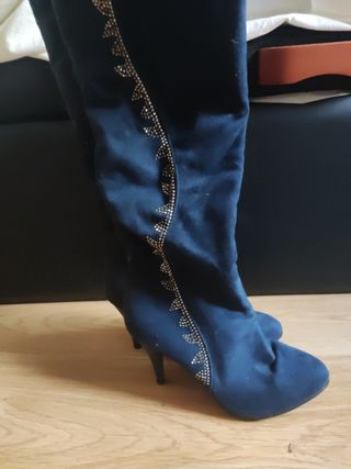 Sandalias negras + botas azules Zara tacón 38