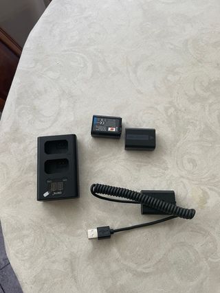 Batteria Dumi e 2 batterie NPFW50 - SonySO Cameras