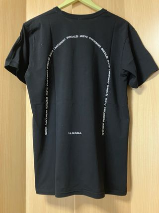 Camiseta La M.O.D.A. negra