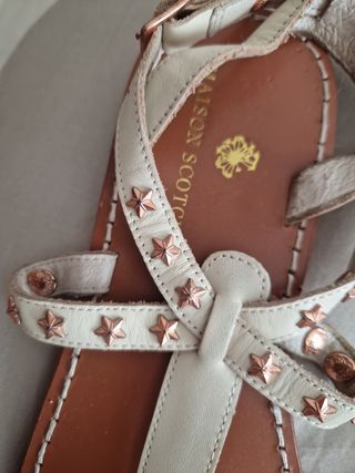 Sandalias planas Maison Scotch blancas