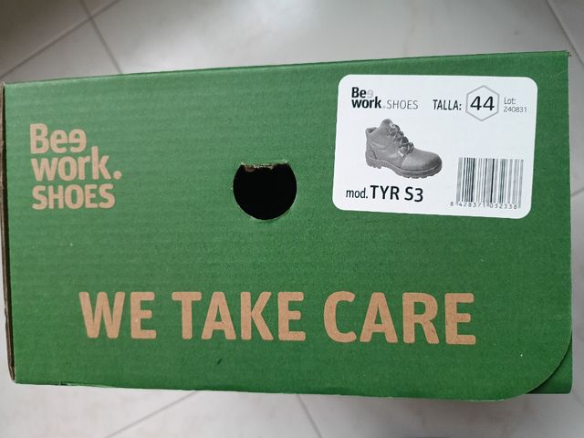 Botas Bee Work. TYR S3 - Tamanho 44
