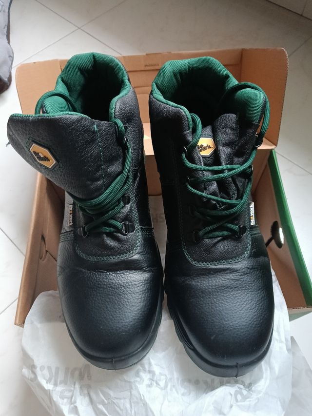 Botas Bee Work. TYR S3 - Tamanho 44
