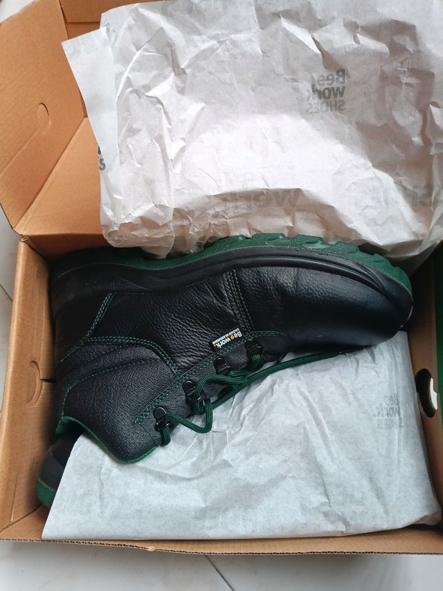 Botas Bee Work. TYR S3 - Tamanho 44