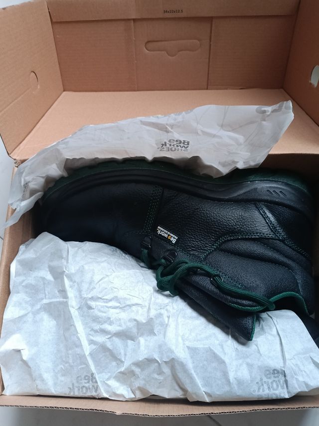 Botas Bee Work. TYR S3 - Tamanho 44