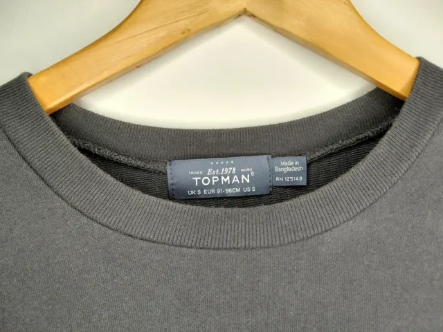 Sudadera estampado Dark Wave cruz flores