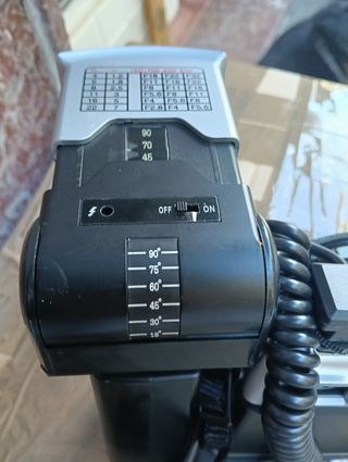 Cámara Canonmatic con flash