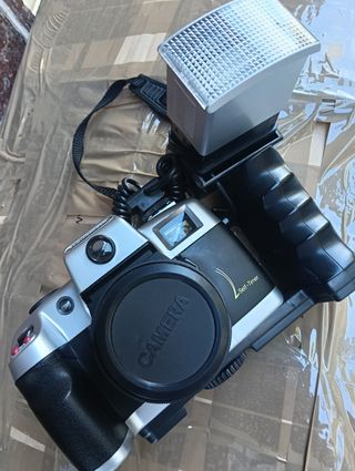 Cámara Canonmatic con flash