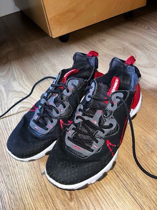 Zapatillas Nike React - Negras y Rojas
