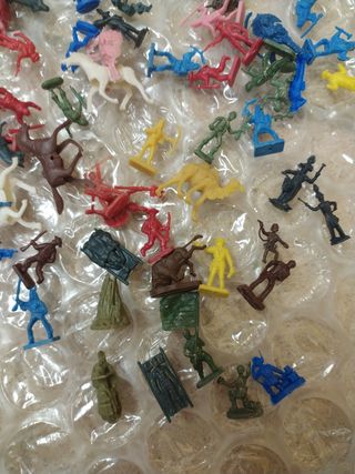 Lotto di oltre 110 soldatini vintage anni '70 