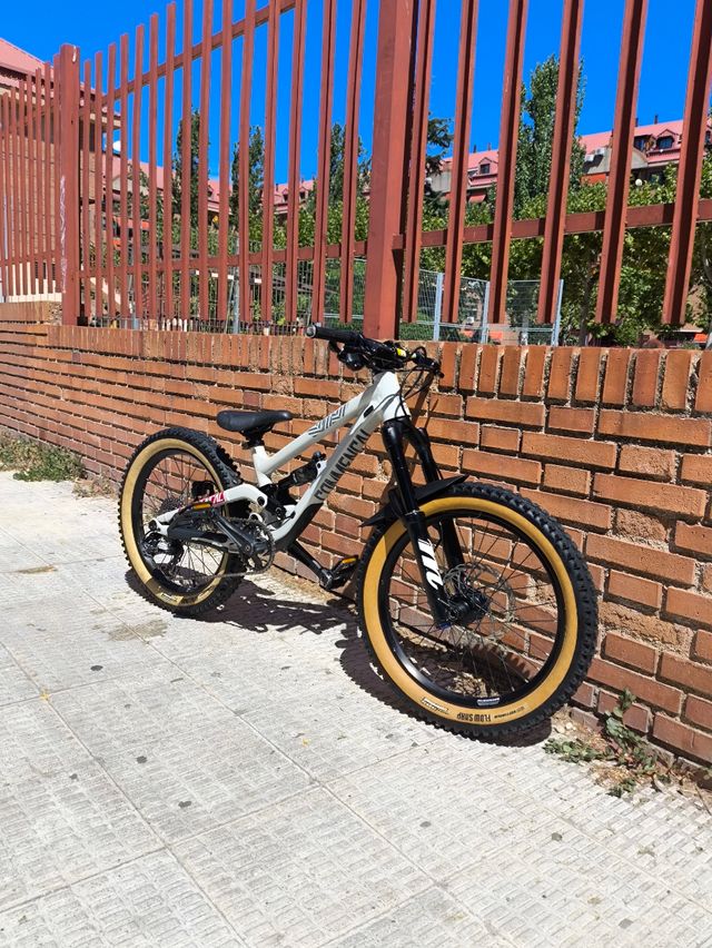 Bicicleta Commençal Clash