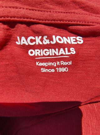 USADO-Camiseta Jack & Jones roja - Talla M-847