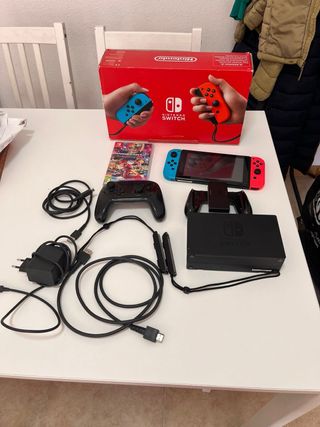 Nintendo Switch - Azul/Rojo