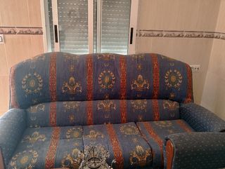 Sofá clásico - Azul y Rojo