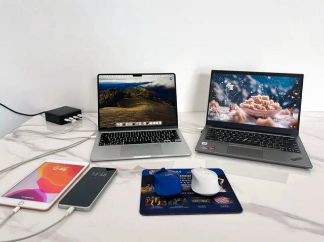 Caricatore USB a 4 porte