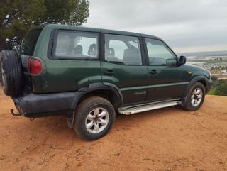 Nissan Terrano II 2001