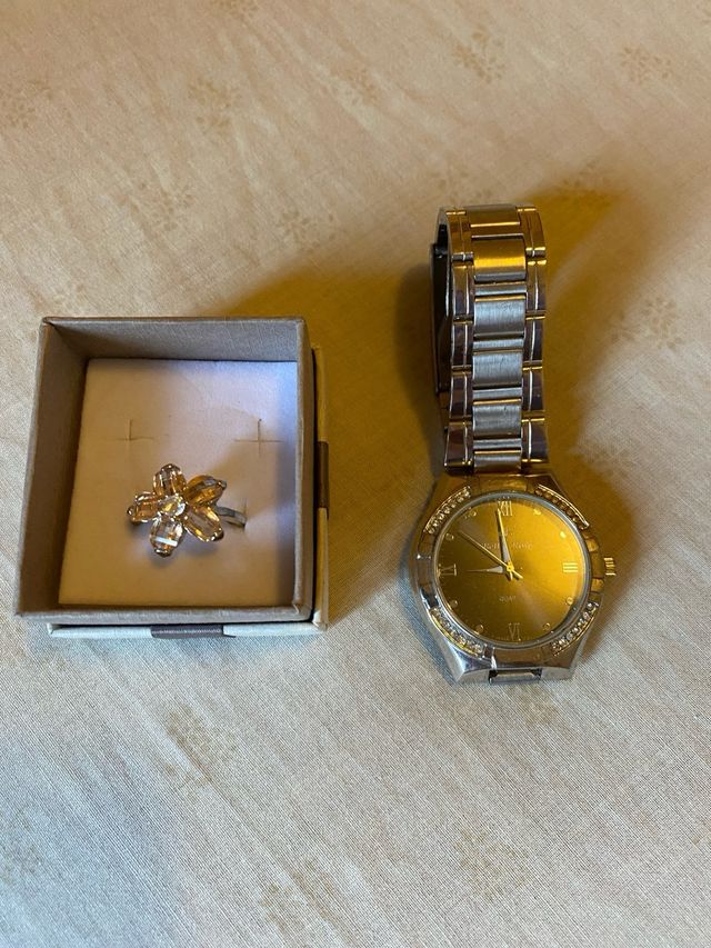 Orologio e anello donna: oro e argento