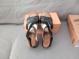 Sandalias Oh My Sandals negras y plateadas
