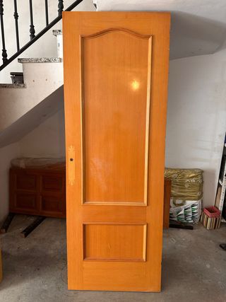 Puerta madera maciza pino Oregón.
