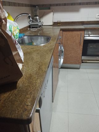 Muebles cocina marrón - Madera y piedra
