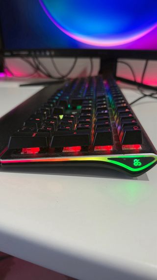 Teclado NewSkill Serike RGB