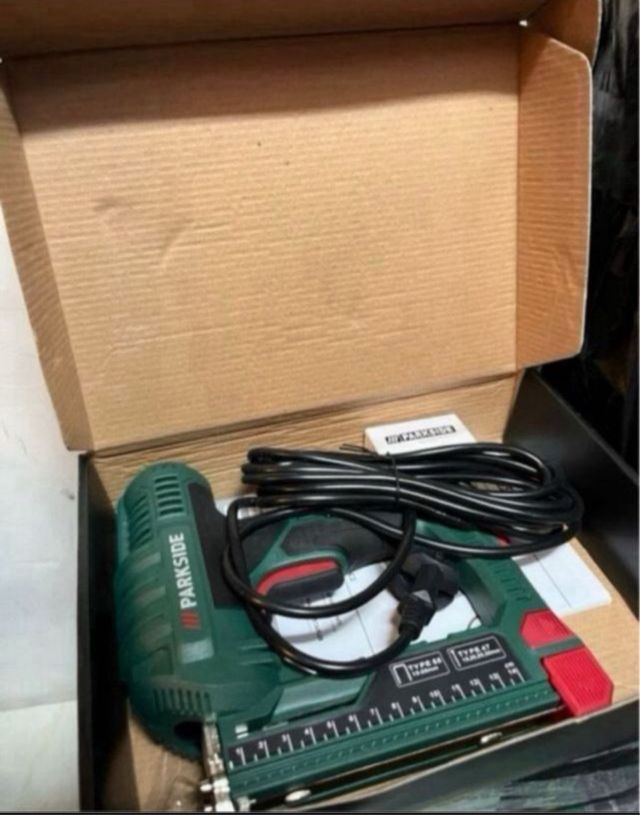 Grapadora clavadora eléctrica Parkside 