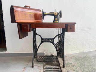 Máquina coser SINGER antigua