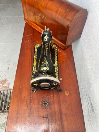 Máquina coser SINGER antigua